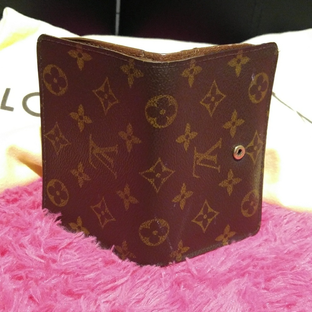 Louis Vuitton Viennois Bifold Wallet - Picture 1 of 8